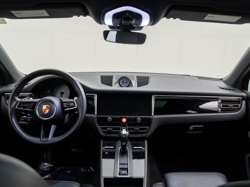 Certified 2023 Porsche Macan S image 11