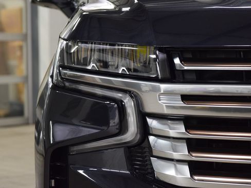Used 2023 Chevrolet Tahoe High Country AWD/4WD image 12