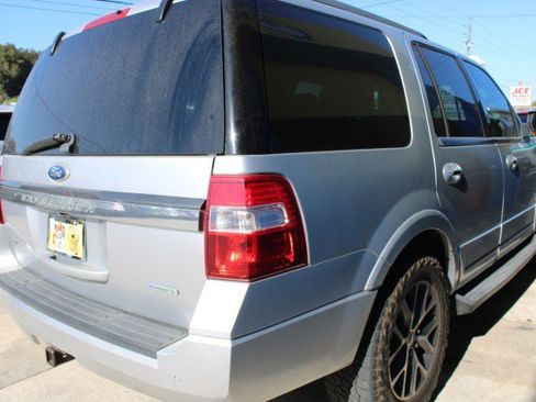Used 2016 Ford Expedition XLT w/ Equipment Group 202A RWD image 3
