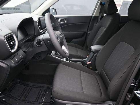 Certified 2026 Hyundai Venue SE image 10