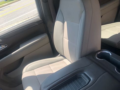 Used 2022 GMC Yukon SLT w/ SLT Premium Package AWD/4WD image 21