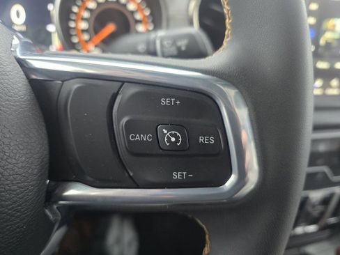 Used 2023 Jeep Gladiator Overland image 14