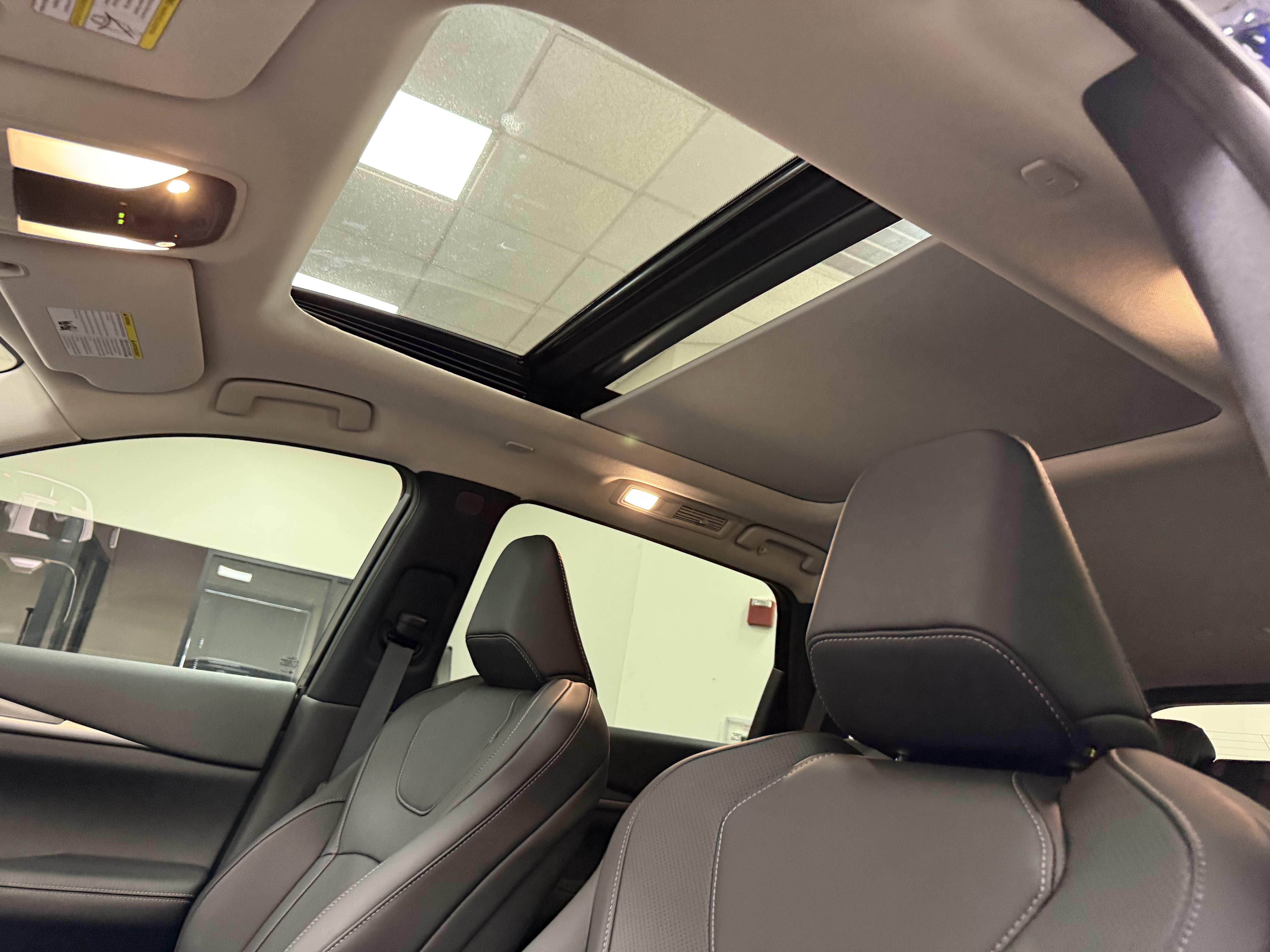 Certified 2027 INFINITI QX60 Luxe w/ Cargo Package FWD image 14