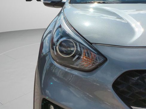 Used 2022 Kia Niro EX Premium image 27