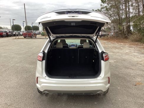 Used 2019 Ford Edge Titanium w/ Equipment Group 301A image 9