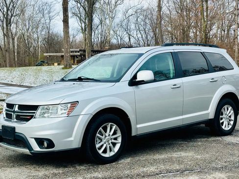 Used 2013 Dodge Journey SXT w/ Flexible Seating Group image 6