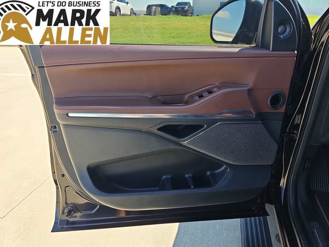 Used 2025 Lincoln Navigator Reserve AWD/4WD image 23