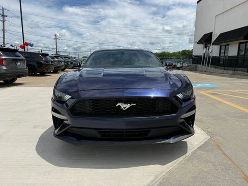 Used 2020 Ford Mustang Coupe RWD image 2