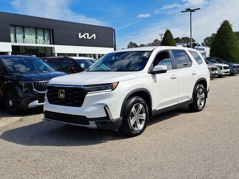 Used 2025 Honda Pilot EX-L image 1