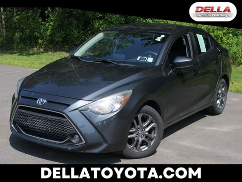 Used 2019 Toyota Yaris LE FWD image 1