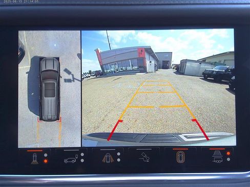 Used 2024 GMC Yukon XL Denali w/ Advanced Technology Package AWD/4WD image 20