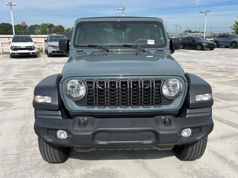 Used 2024 Jeep Wrangler Unlimited Sport AWD/4WD image 2