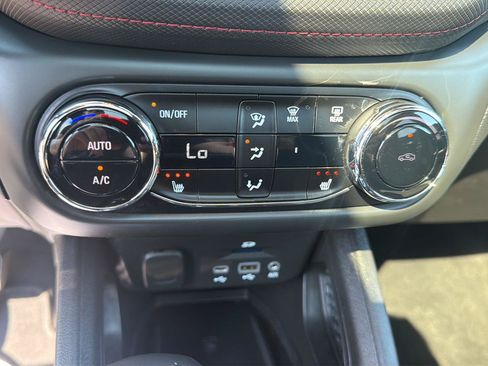 Used 2022 Chevrolet TrailBlazer RS w/ Sun and Liftgate Package AWD/4WD image 28