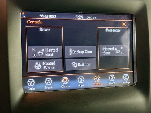 Used 2020 Jeep Cherokee Latitude Plus w/ Cold Weather Group AWD/4WD image 22