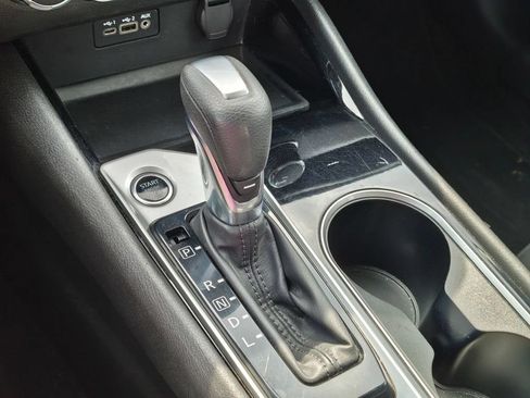 Used 2024 Nissan Altima 2.5 SV FWD image 21