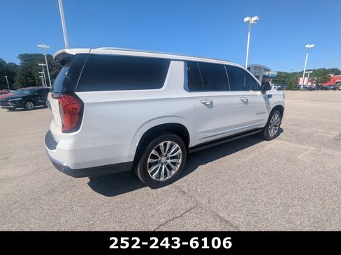 Used 2021 GMC Yukon XL Denali w/ Denali Premium Package AWD/4WD image 4