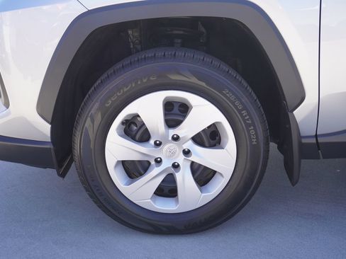 Certified 2023 Toyota RAV4 LE FWD image 21