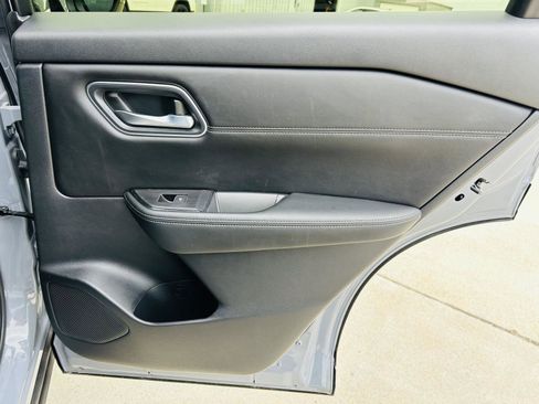 Used 2024 Nissan Rogue Platinum image 31