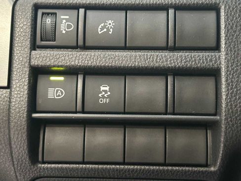Certified 2025 Toyota Tacoma TRD Off-Road AWD/4WD image 18