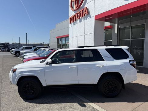 Certified 2019 Toyota 4Runner TRD Off-Road Premium AWD/4WD image 5