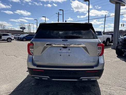 Used 2024 Ford Explorer XLT w/ Equipment Group 202A image 6