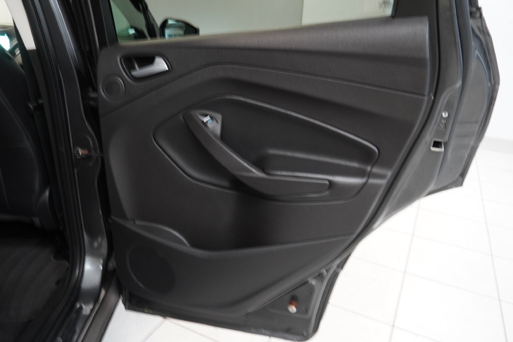 Used 2018 Ford Escape Titanium w/ Ford Safe & Smart Package AWD/4WD image 32