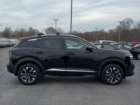 New 2026 Nissan Kicks SV image 4