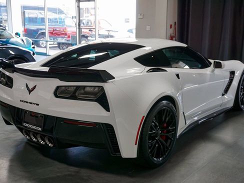 Used 2015 Chevrolet Corvette Z06 w/ Z07 Performance Package image 8
