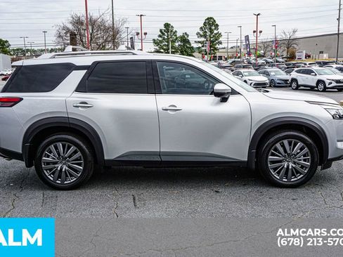 Used 2025 Nissan Pathfinder SL w/ SL Premium Package image 9