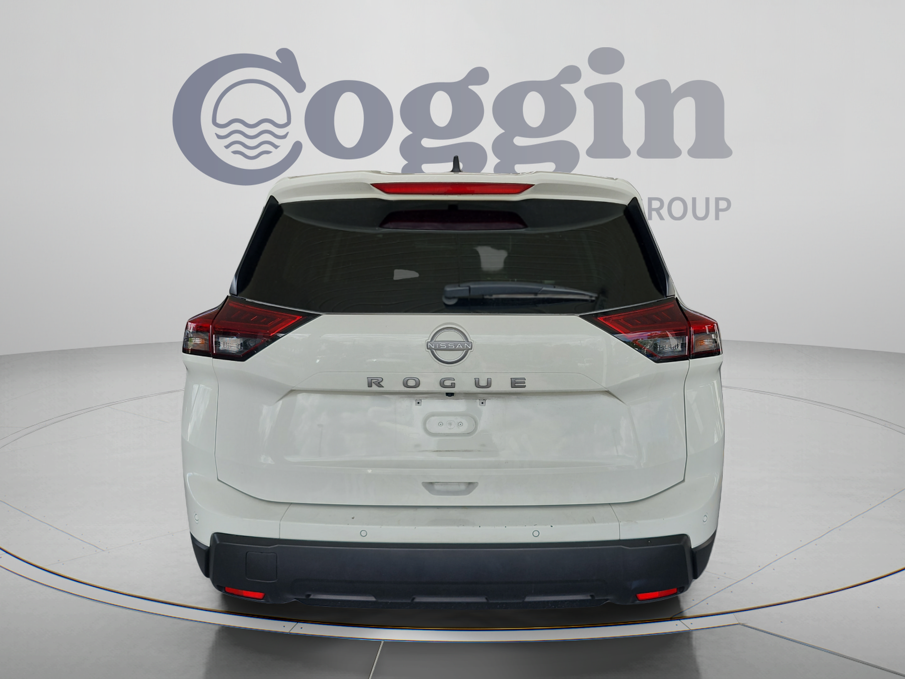 Used 2024 Nissan Rogue S FWD image 4