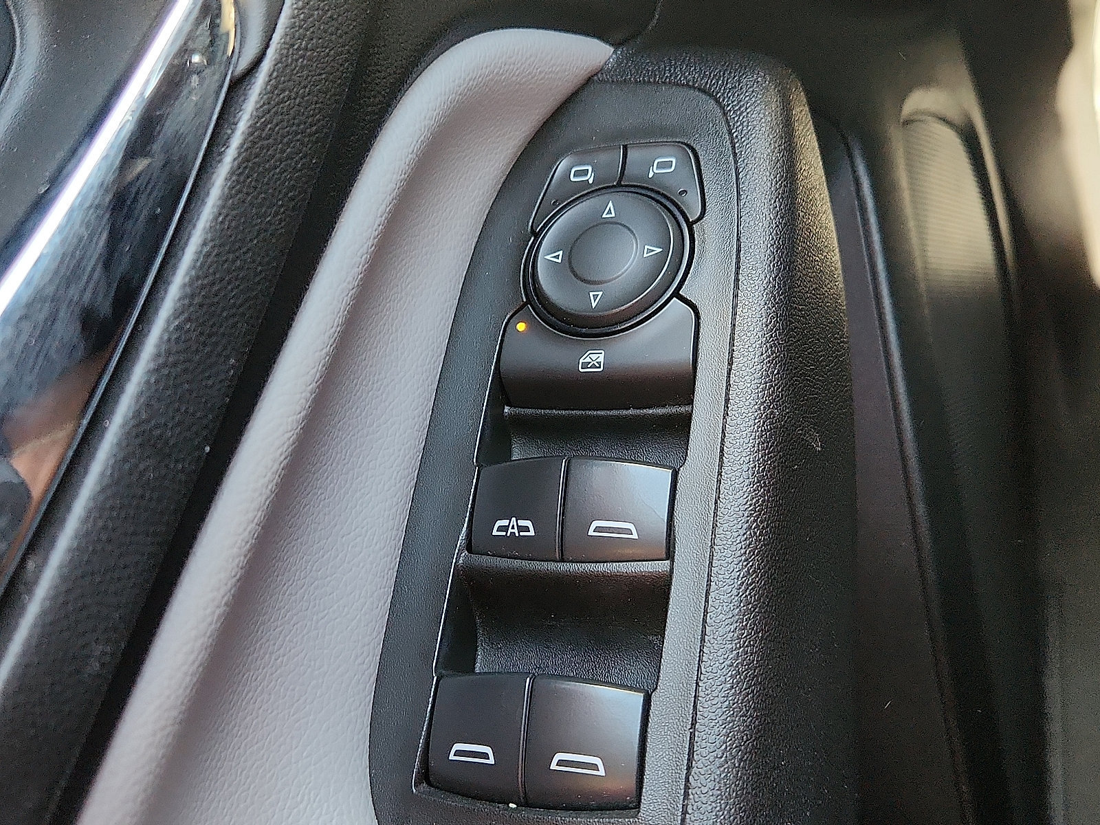Used 2024 Chevrolet Equinox LS w/ LS Convenience Package FWD image 21