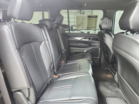 Used 2024 Jeep Wagoneer 2WD w/ Premium Group I image 44
