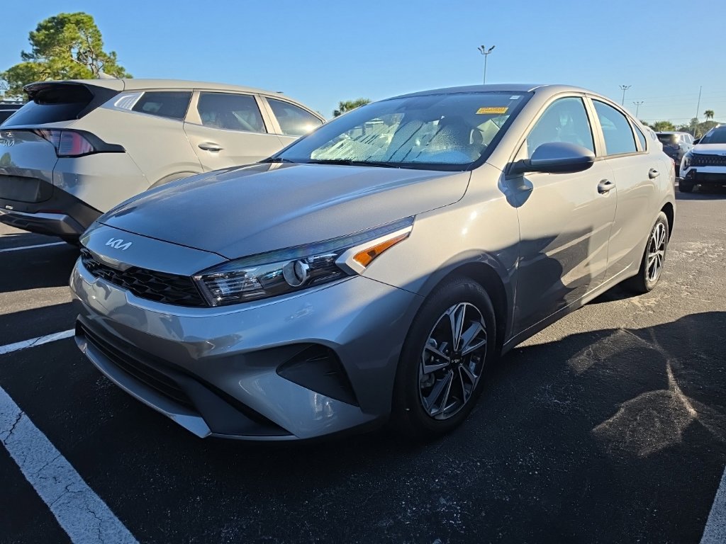 Certified 2024 Kia Forte LXS FWD image 5