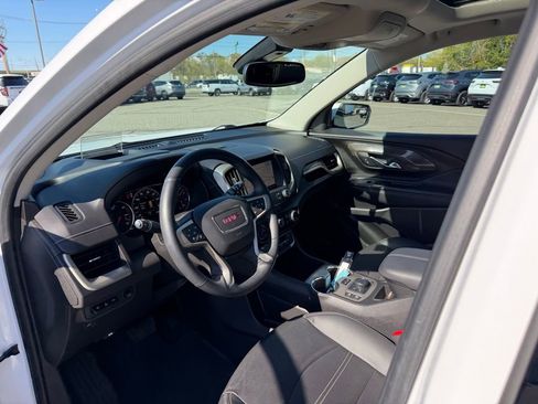 Used 2024 GMC Terrain Denali w/ Denali Premium Package AWD/4WD image 16
