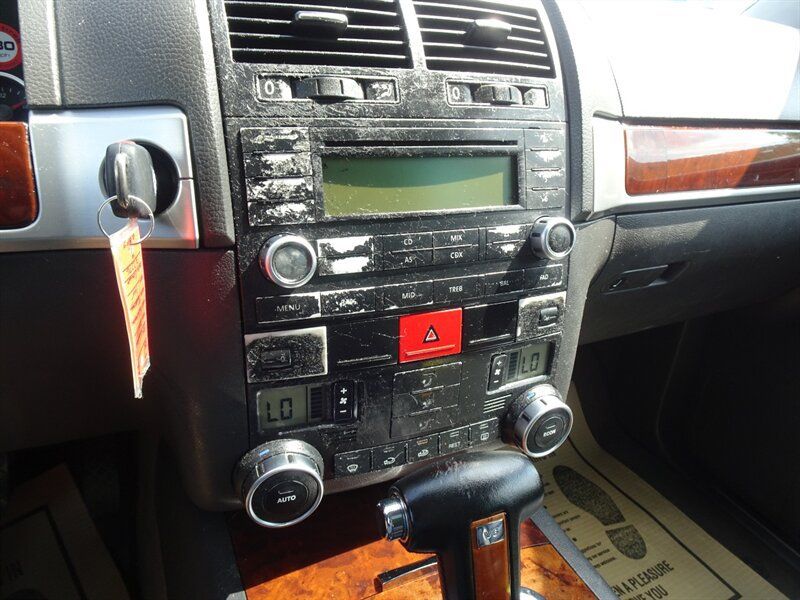 Used 2004 Volkswagen Touareg V6 AWD/4WD image 15