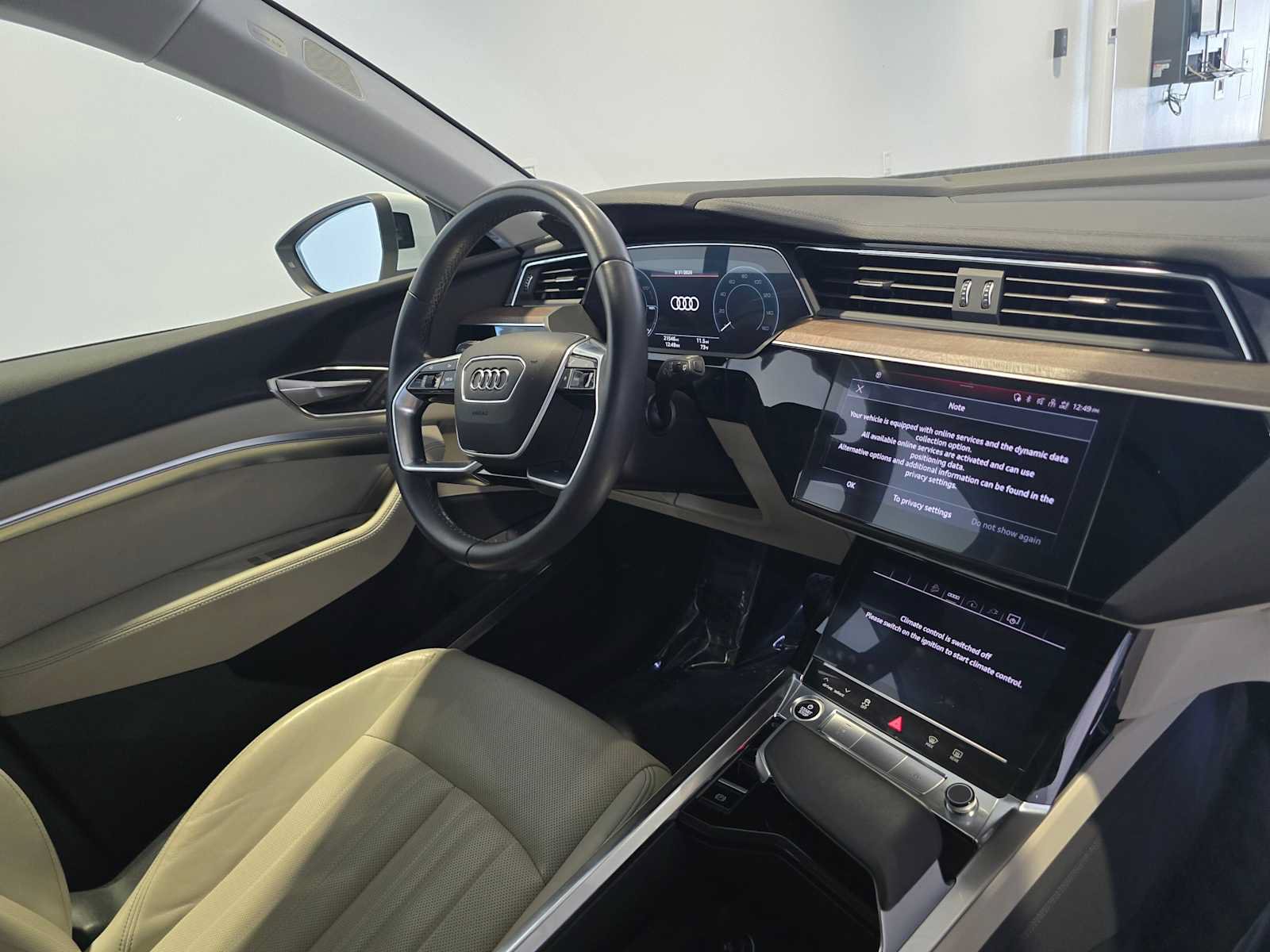 Used 2024 Audi Q8 e-tron Premium Plus w/ Premium Plus Package AWD/4WD image 11