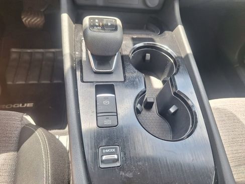 Used 2023 Nissan Rogue SV FWD image 18
