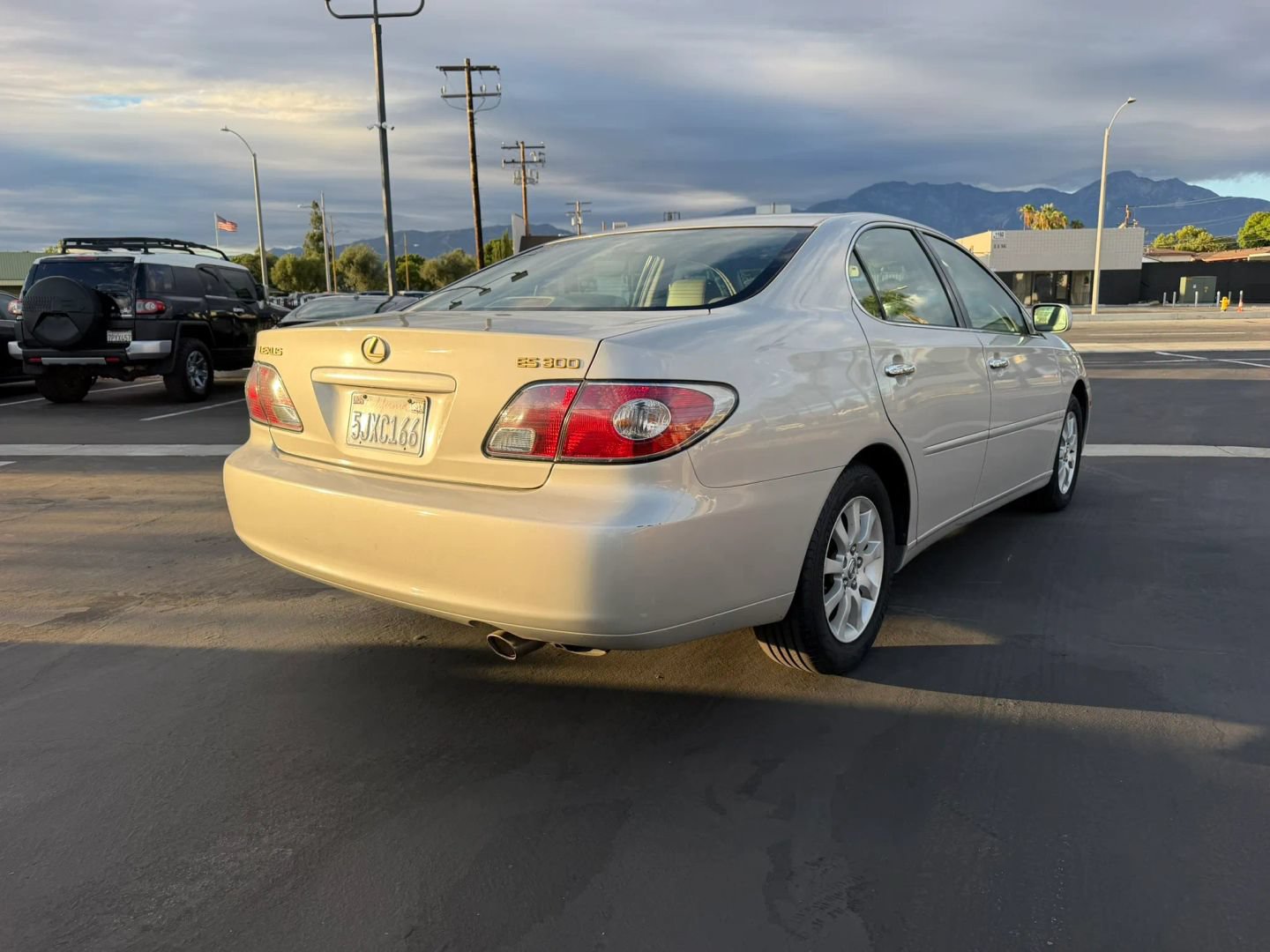 Used 2003 Lexus ES 330 w/ Premium Pkg FWD image 6