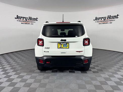 Used 2023 Jeep Renegade Trailhawk w/ Trailhawk Elite Group image 7