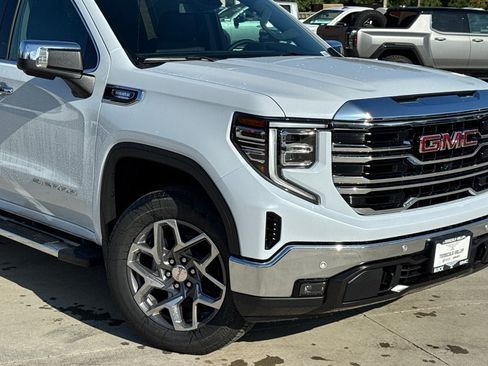 Used 2026 GMC Sierra 1500 SLT w/ SLT Premium Plus Package AWD/4WD image 3