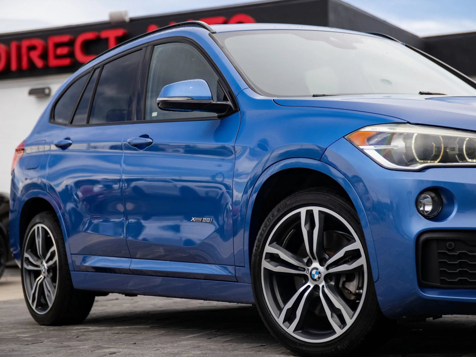 Used 2017 BMW X1 xDrive28i AWD/4WD image 2