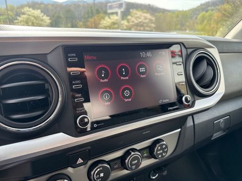 Used 2022 Toyota Tacoma SR5 AWD/4WD image 23
