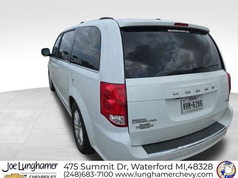 Used 2020 Dodge Grand Caravan SXT image 4