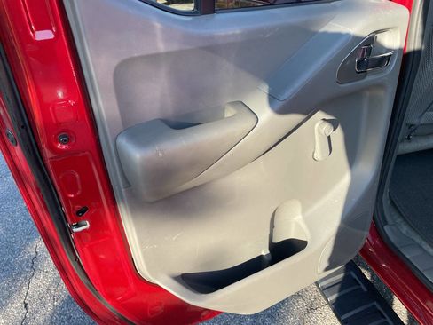 Used 2012 Nissan Frontier S image 20