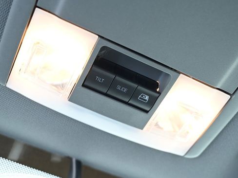 Used 2014 Ford F150 Lariat w/ Equipment Group 502A Luxury image 33