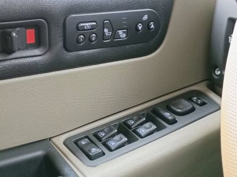 Used 2005 HUMMER H2 w/ Preferred Equipment Group AWD/4WD image 44