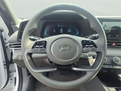 New 2026 Hyundai Elantra SE FWD image 13