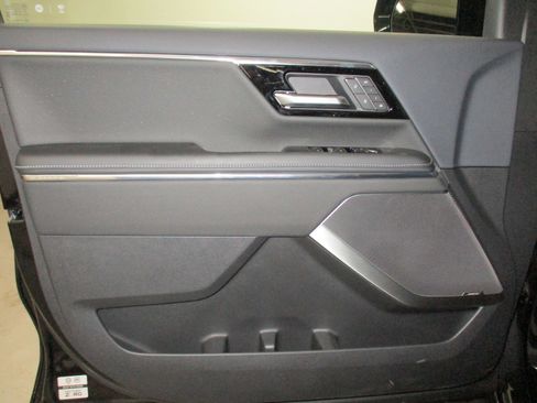 New 2025 GMC Sierra EV Denali image 13