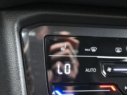 Used 2023 Volkswagen Tiguan SE FWD image 18