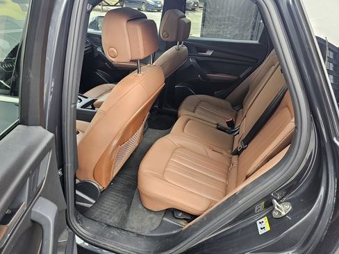 Used 2024 Audi Q5 2.0T Premium w/ Convenience Package image 13